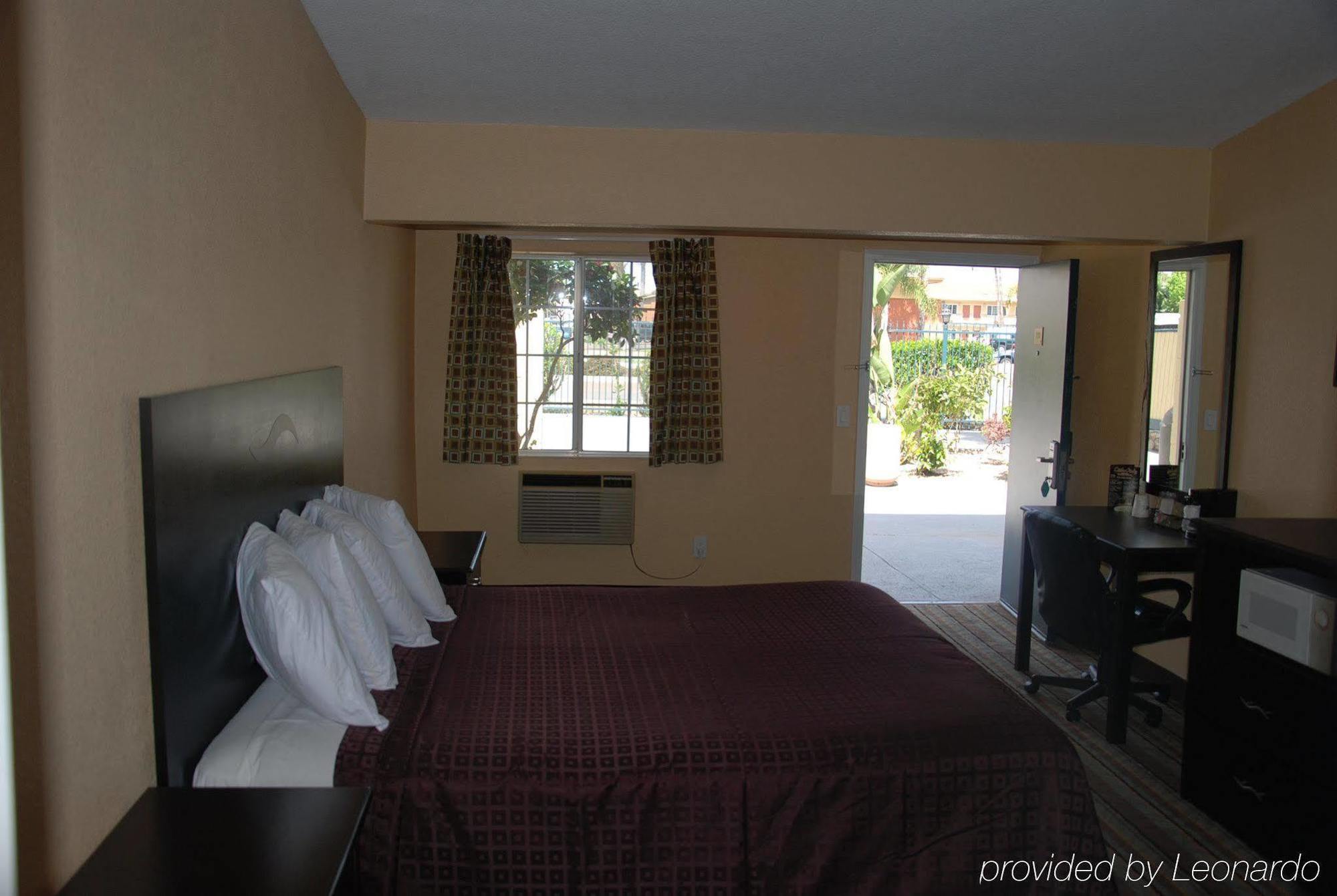 Travelodge By Wyndham Seaworld Motel San Diego
