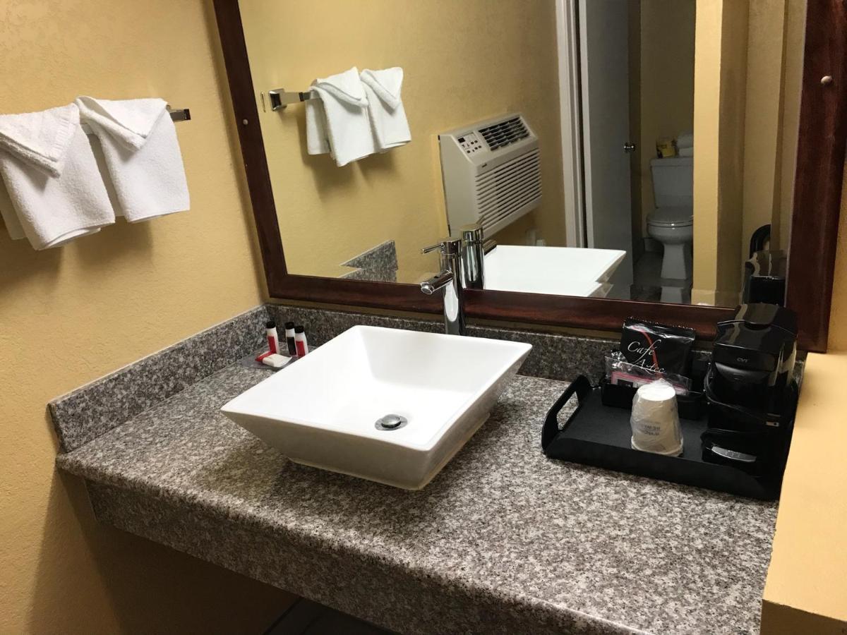 Travelodge By Wyndham Seaworld 2*